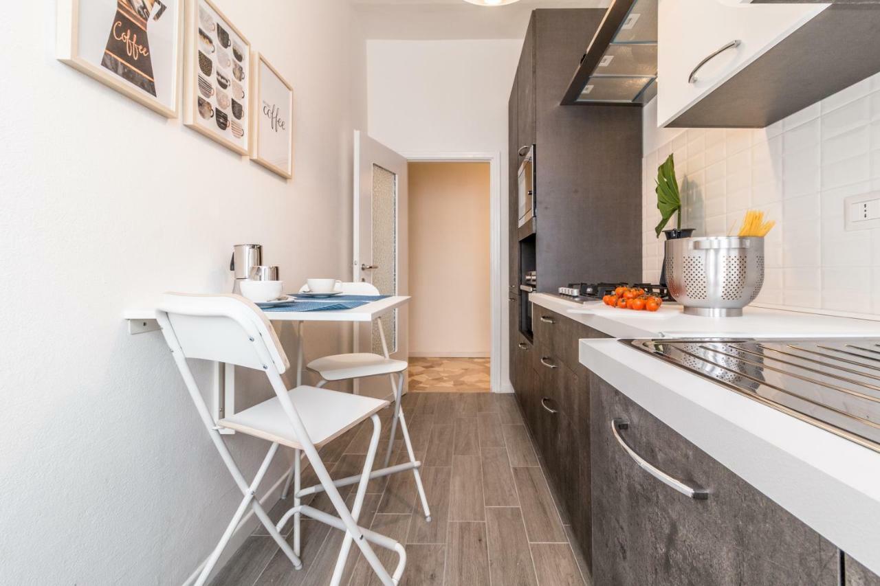 Joivy Modern 1-Bed Flat With Balcony In Portello Milán Exterior foto